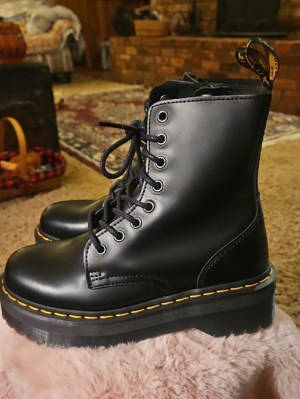 Dr. Martens Jadon  Smooth Black Leather Platform Lace-Up Boots M Sz6 Or W Sz7
